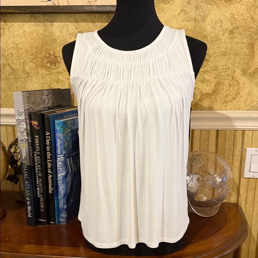 Simply Vera Vera Wang White Tank Top XS. NWT